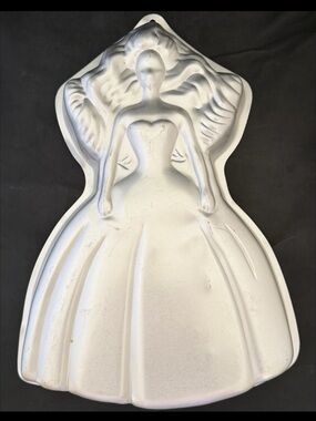 Vintage Barbie Cake Pan Wilton Baking 1992  Aluminum  2105-2551 Birthday